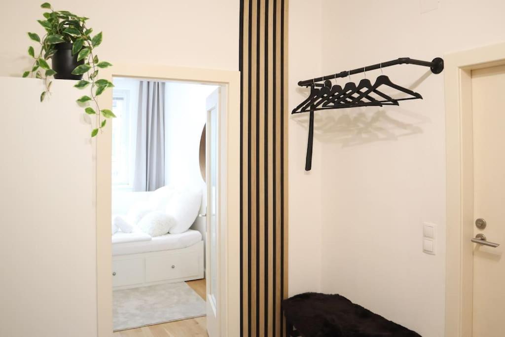 Charming, Modern & Spacious Wenen