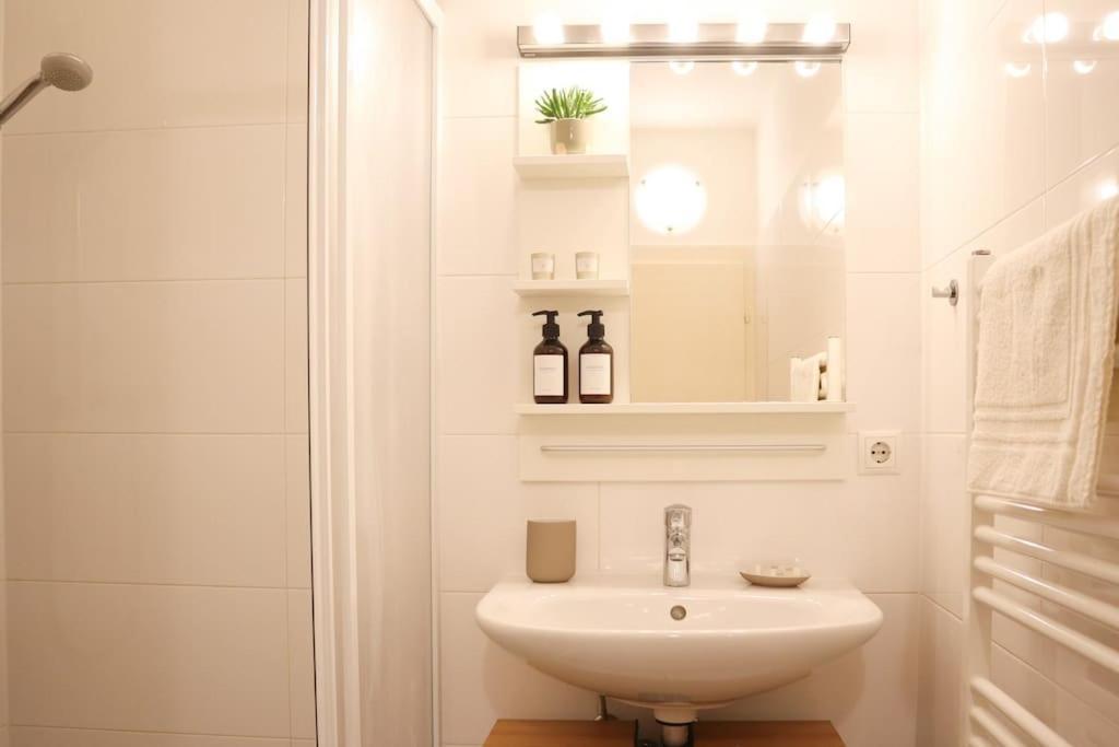 Charming, Modern & Spacious * Wien