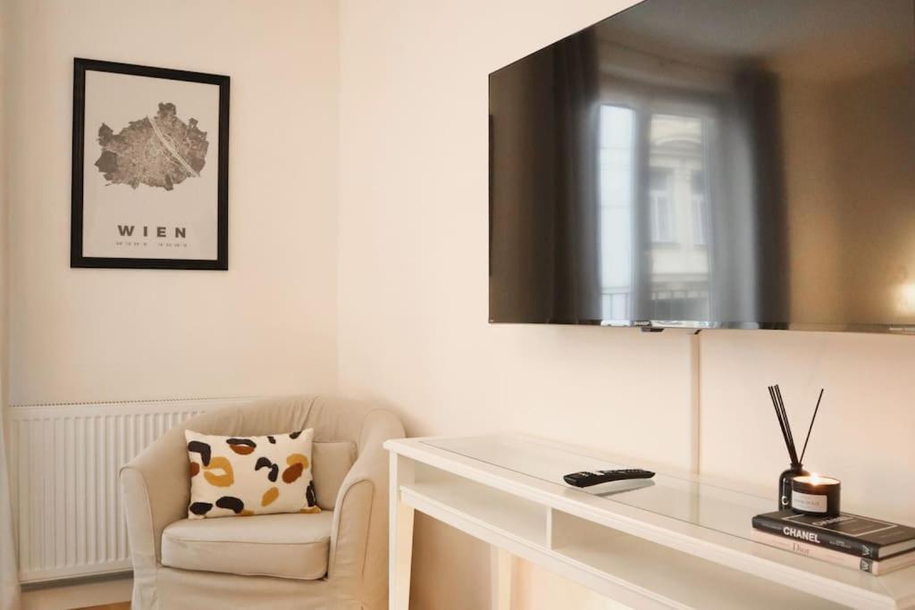 Apartment Charming, Modern & Spacious Wien