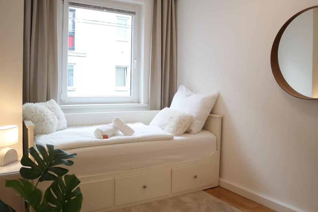 Charming, Modern & Spacious Apartamento *